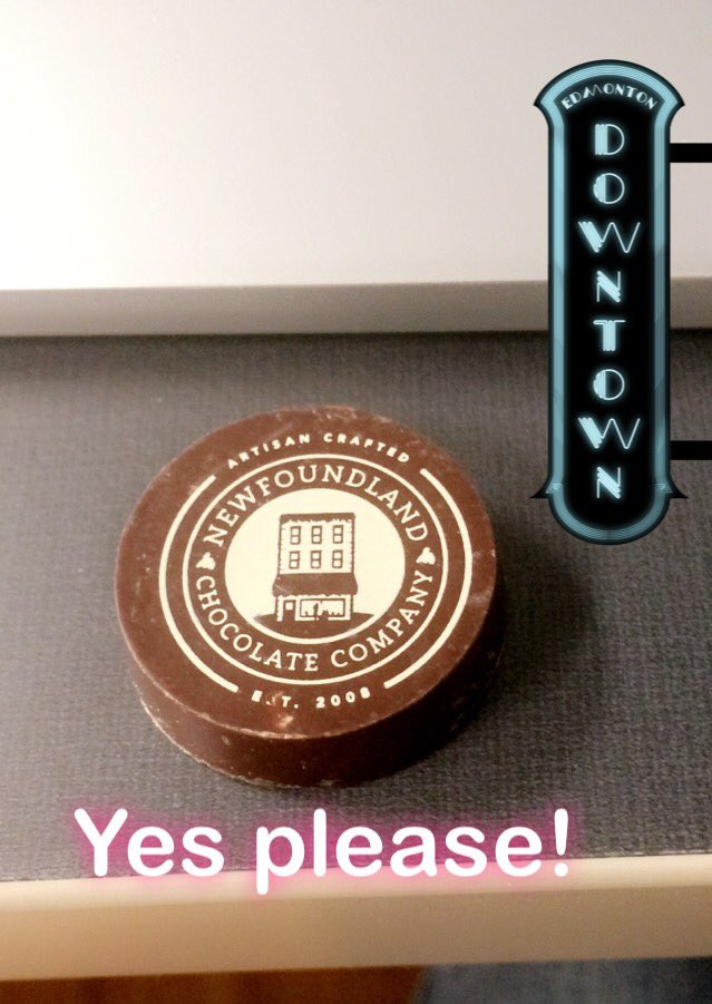 thefirstjoel's tweet image. Thank you @TaylorHulan for the decadent brain food! #mact2017 #uaxmact #WellnessWednesday @NLChocolateCo 🍫😋