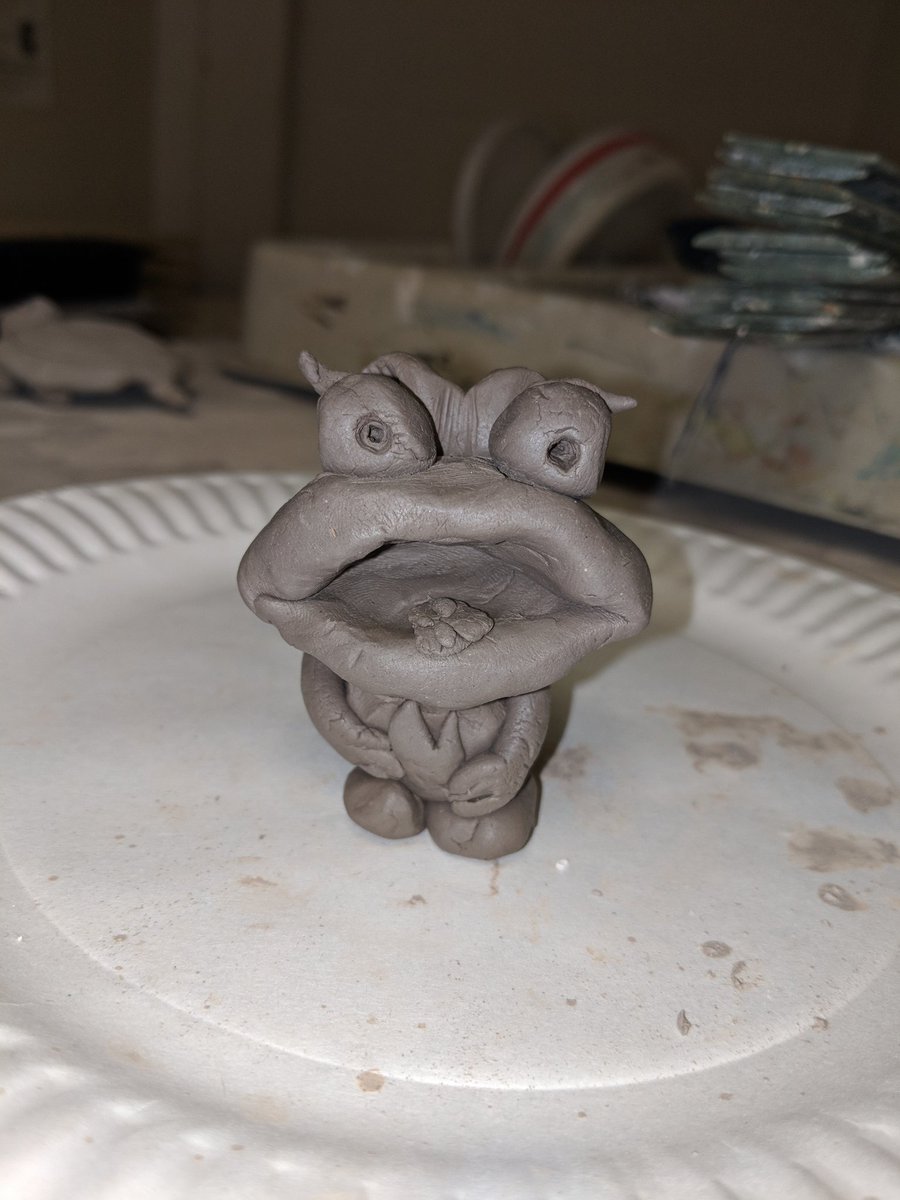 MrsPehlArt's tweet photo. Day 3 of clay week and we are going strong! My closet is definitely filling up with amazing clay sculptures!!! Here are two out of my many favorites!!! Keep up the great work artists!! #clayweek #monster2nd #pinchpotanimals5th #runningoutofroom #creativesolutions @JPRyonES https://t.co/ctEMqJoil4