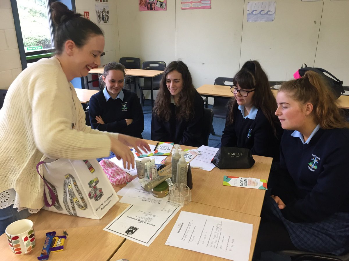 Thanks so much to Rachel from #RachelsBeautyBasics 💅🏼 who came in to be interviewed by LCA1 class on being self employed.<a href="/lcanaupdates/">LCA</a> ☺️