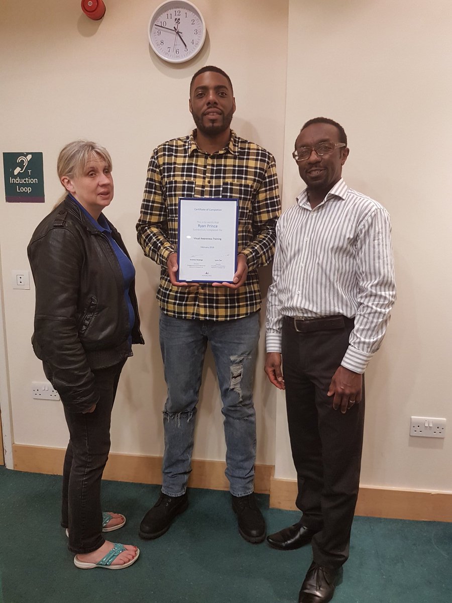 mamomi_i's tweet image. Huge congratulations to our first cohort of sighted guides @ryanprince_91 &amp;amp; @IsmaelMoral on completion of our Visual Awareness training. Here they are receiving their certificates at a recent meeting at @RNIB
#visualawareness #training #MaMoMi #sighted #guides #sharing #knowledge