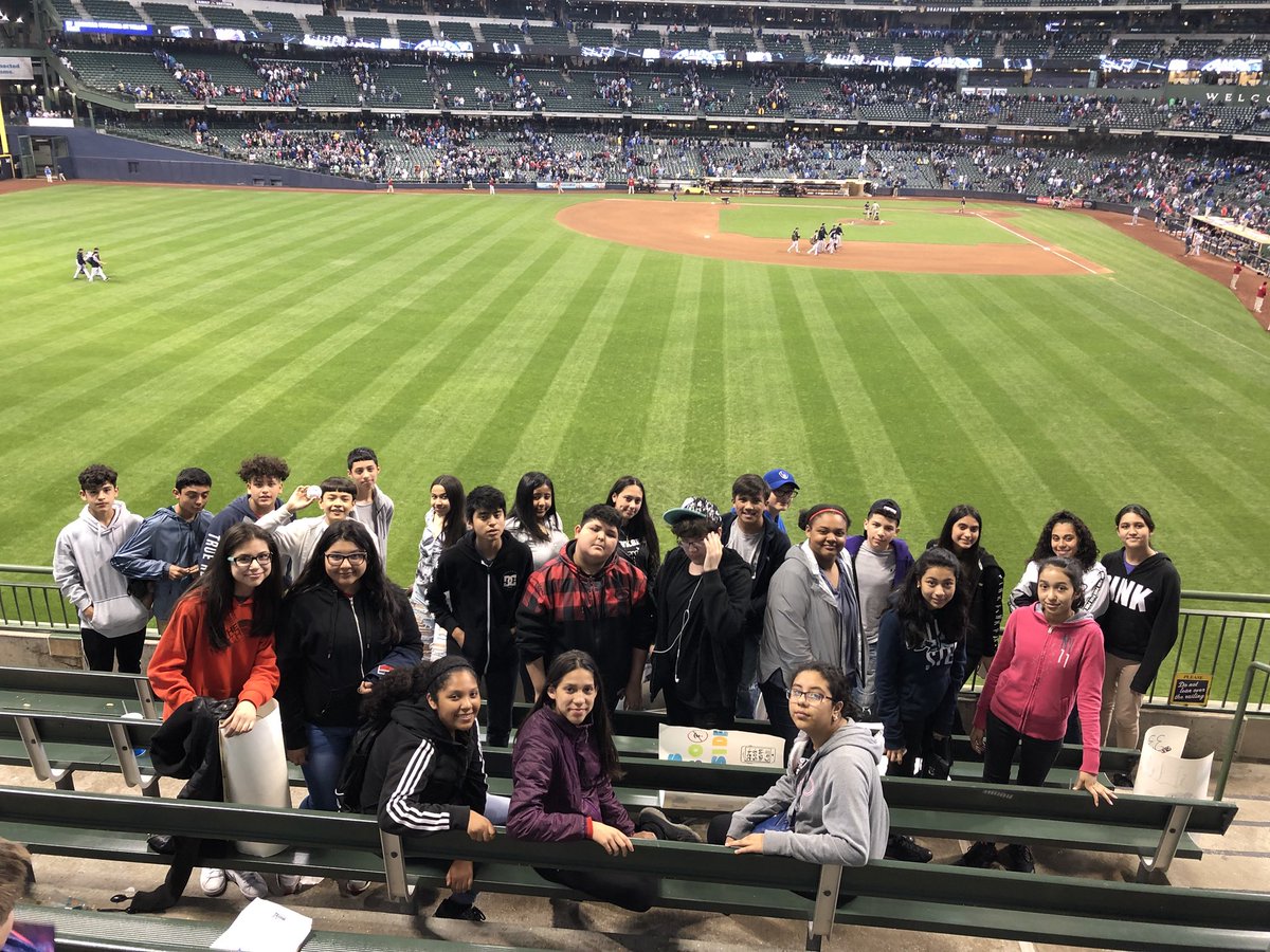 msspaulding41's tweet photo. Brewers Game. #ramily60 #baseball @AbbottMiddle https://t.co/gtTqzAIx6h