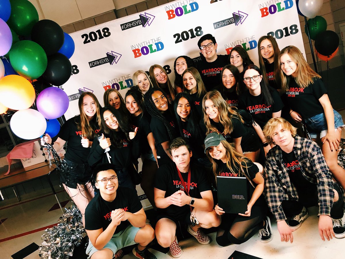 AnastasiaSofie's tweet photo. if you didn’t pick up your book last night you can get it tomorrow during both lunches and after school in the gym! #inwiththebold #trYBe https://t.co/DaM3Bkt7WX