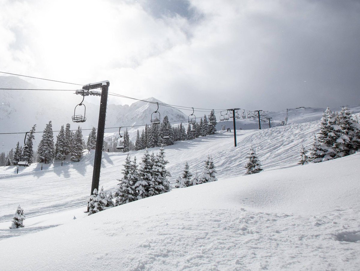 Arapahoe_Basin's tweet photo. We're sad to say goodbye to this legendary lift that's been sending us to the summit since 1978. Alas, it's time for Norway Lift to retire on Sun., May 13. Celebrate her final day of operation with one last ride up, and share your favorite Norway Lift stories with us! #ABasin https://t.co/5oagNspkhU