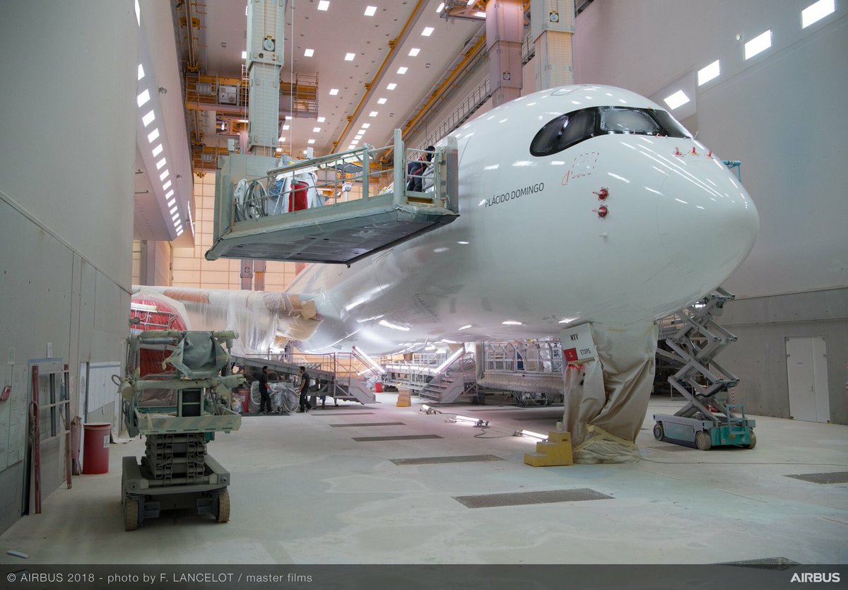 Lauracez1's tweet photo. Iberia recuperará el nombre de Plácido Domingo para su primer Airbus A350 #Aerotrastorno #Música https://t.co/eXUtvN7l8a https://t.co/YLIUkI60nH