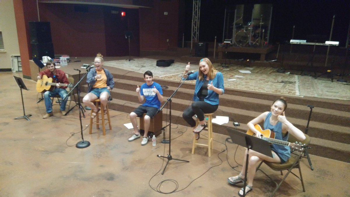 students_wbc's tweet image. Come tonight at 6:45 to (acoustic) worship with us!