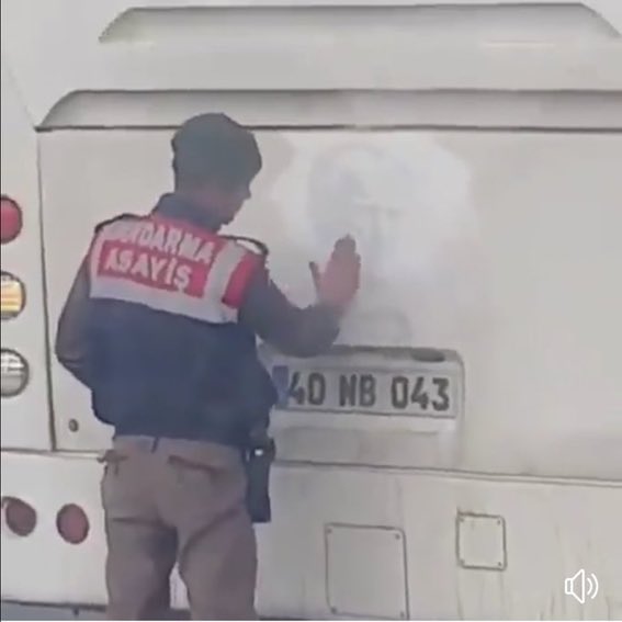 Seni doğuran anaya kurban olurum ALLAH IM sizleri korusun sizler başımızın tacısınız Onurlu MEMMETCİK LER