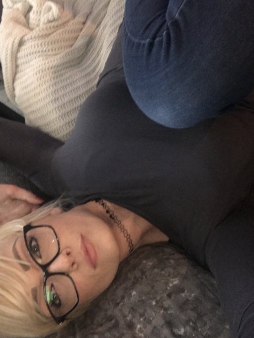 Hi :) https://t.co/qY2XWAsxR5<a href="/tag/hot"class="tags"><span>#hot</span></a><a href="/tag/naked"class="tags"><span>#naked</span></a>