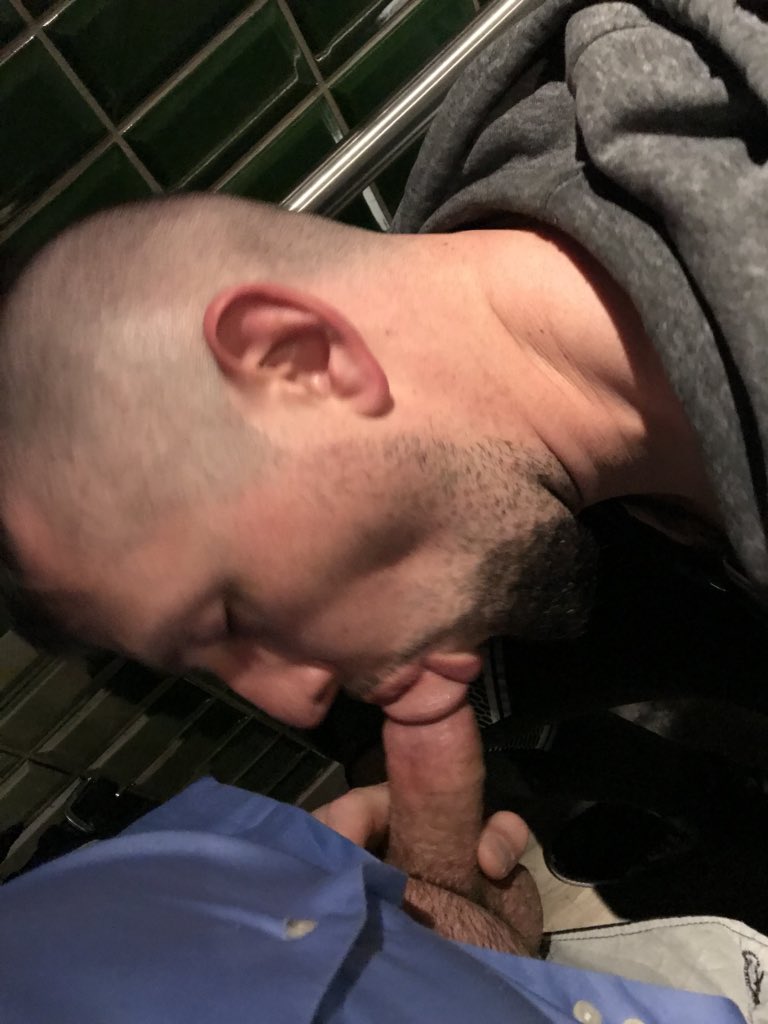 MaxwellAlex69's tweet photo. When puppy wants to slobber on your knob before it goes in his tail hole. 😏 #bbrt #pupplay #claw2018 #bathroomfun https://t.co/2S2pPoLT3g