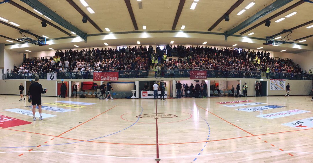 Síðasti handboltaleikurinn í þessu húsi endaði ekki eins og við vonuðumst eftir. Vallaskóli hefur gefið manni mikið. Takk frábæra hús og ekki síst áhorfendur 🙏🏼