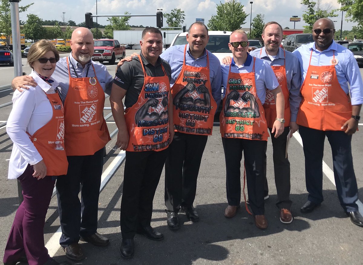 Great walking with <a href="/HectorAPadilla/">Hector Padilla</a> <a href="/JohnChiasson2/">John Chiasson</a> and @ChrisBergHD in D88 South ATL today!  Stores looked great!  Nice job <a href="/daniel_opene1/">Daniel Opene</a> and SMs Brenda and @RobLezon !!