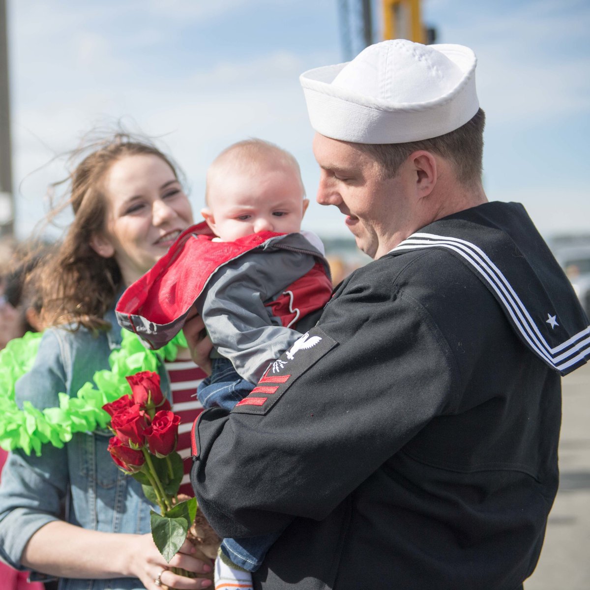#USSSampson returns home to Everett, Wash., after seven-month deployment with Theodore Roosevelt Carrier Strike Group: go.usa.gov/xQRbX #DDG102 #USNavy