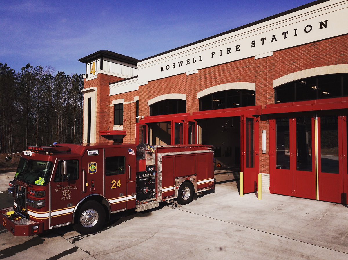 POH_Architects's tweet image. Tall, yet subdued archways are a focal point of this classic brick and stucco fire station.
#americanarchitecture #design #building #architecture  #modernarchitect #brick #stucco #archway #tower #exterior #architecturephotography #firestation #firehouse