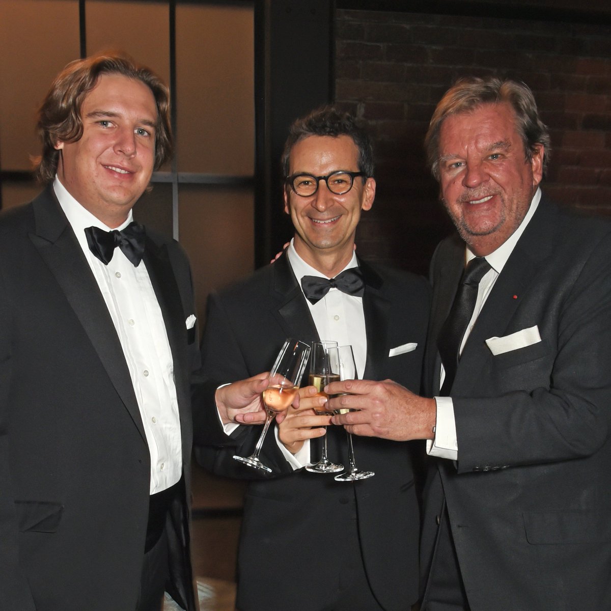 Richemont reaches 94.99% of YOOX NET-A-PORTER Group: #YNAP powered by Richemont will be truly unbeatable! Together we can accelerate YNAP’s global growth. Thanks to @ynap team. Also to Johann Rupert, Richard Lepeu, Anton Rupert, @NikeshArora. The journey continues #unbeatableYNAP