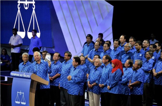 _muzzml's tweet photo. Kawan ketika senang.. dan kawan yang tinggal ketika susah :’) https://t.co/soemjDMYHH
