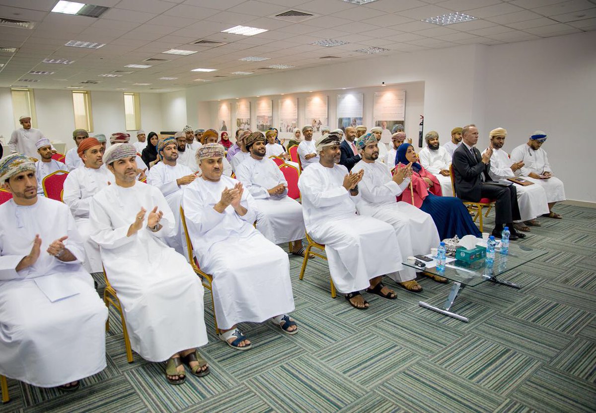 IIA_Om's tweet image. تحت رعاية سعادة / قيس اليوسف ، رئيس مجلس إدارة غرفة تجارة و صناعة عُمان 
عَقدَ برنامج #واصل @OMIFCO_SME_prog مساء امس فعالية #لمّة الأولى. حيث تم الإعلان فيها عن اسماء الشركات المؤهلة للتعرف على أعمالهم والاهدافهم المرجوة من البرنامج