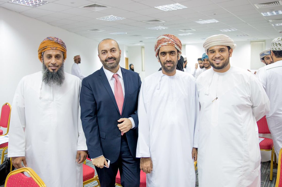 IIA_Om's tweet image. تحت رعاية سعادة / قيس اليوسف ، رئيس مجلس إدارة غرفة تجارة و صناعة عُمان 
عَقدَ برنامج #واصل @OMIFCO_SME_prog مساء امس فعالية #لمّة الأولى. حيث تم الإعلان فيها عن اسماء الشركات المؤهلة للتعرف على أعمالهم والاهدافهم المرجوة من البرنامج