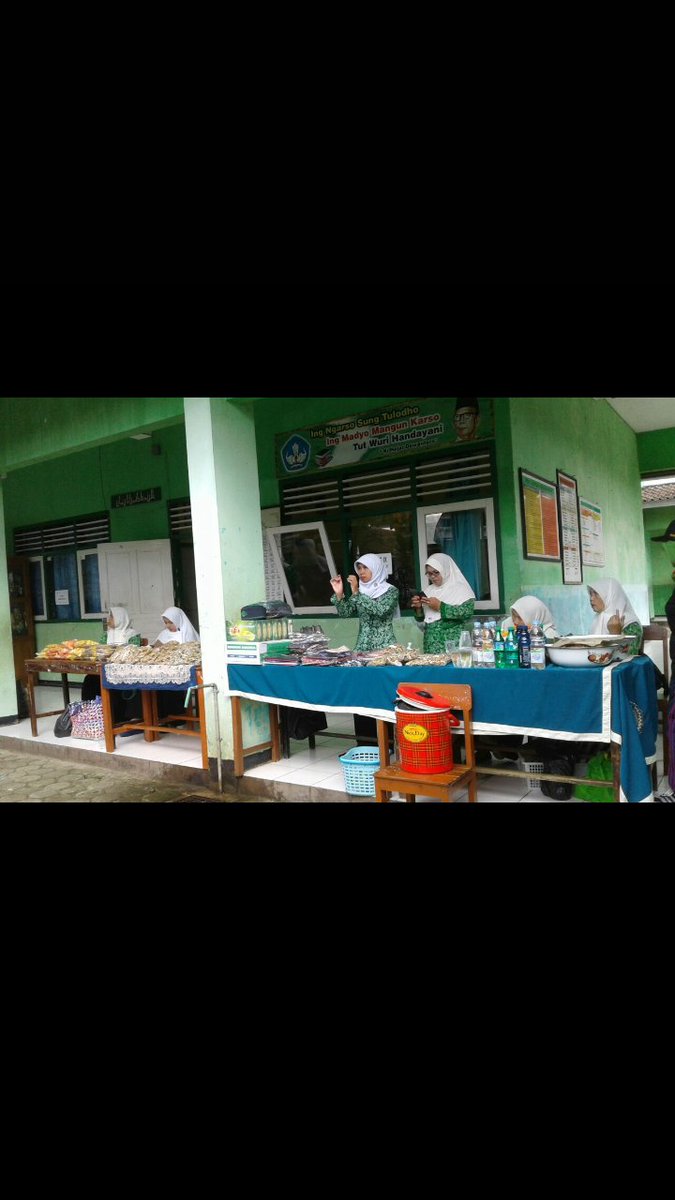 NUFatayat's tweet photo. Pembagian sembako dan kerudung gratis bagi kaum duafa. Dalam rangka harlah Fatayat ke 64. Fatayat Pengurus Anak Cabang Ajibarang.. Kamis 10/05/2018 bertempat di MIMA Ajibarang Kulon dan Pendopo Kec Ajibarang.. #semangatberbagi @UmekaJuleha @PusInfoDarma https://t.co/r79DoBipqX