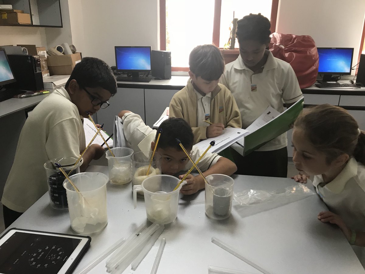 GCSPYPG5's tweet image. Testing thermal insulation for lunch box design as part of #HowTheWorldWorks #CrossCurricularIntegration #BeHappyBeGCS @LubnaKhawaja @MissCroukampGCS @GCSchoolDubai @GCSPYPCor @Jane_Gaughan