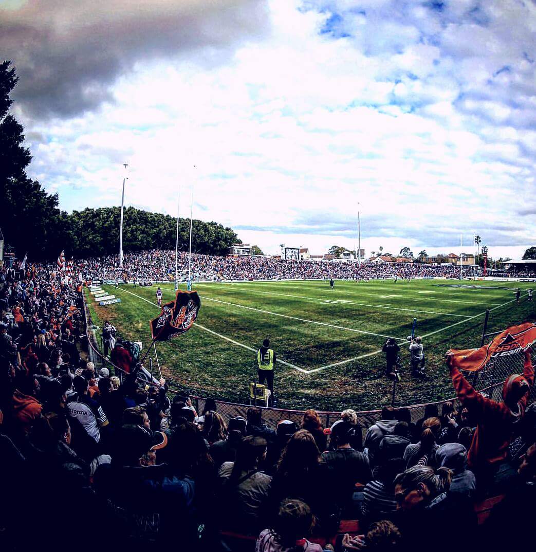 Honestly no better place to be!  bring it home boys @WestsTigers @Benji_Marshall6 @chee_kam @chrislawrence04 @DNofoaluma goodluck to all the boys tonight cant wait @LeichhardtOval #eighthwonderoftheworld