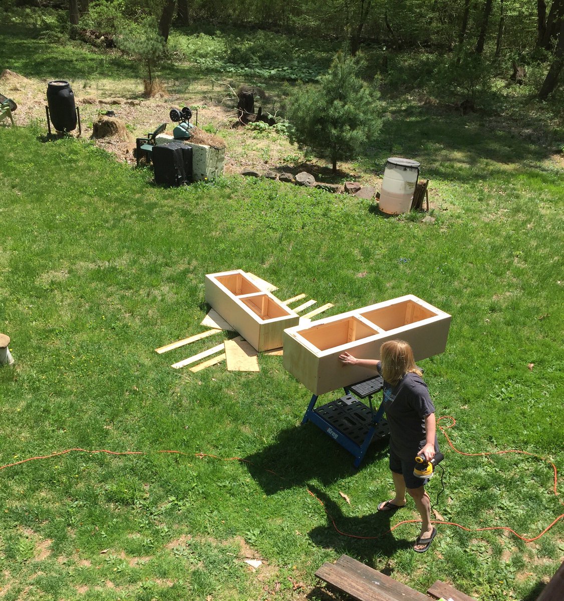 gibsonoutdoors's tweet photo. When you come home from work and your wife is hard at work sanding #van storage benches. #lifegoals #teamwork #vanlife #vanideas #diycamper https://t.co/uiWggXfDa0
