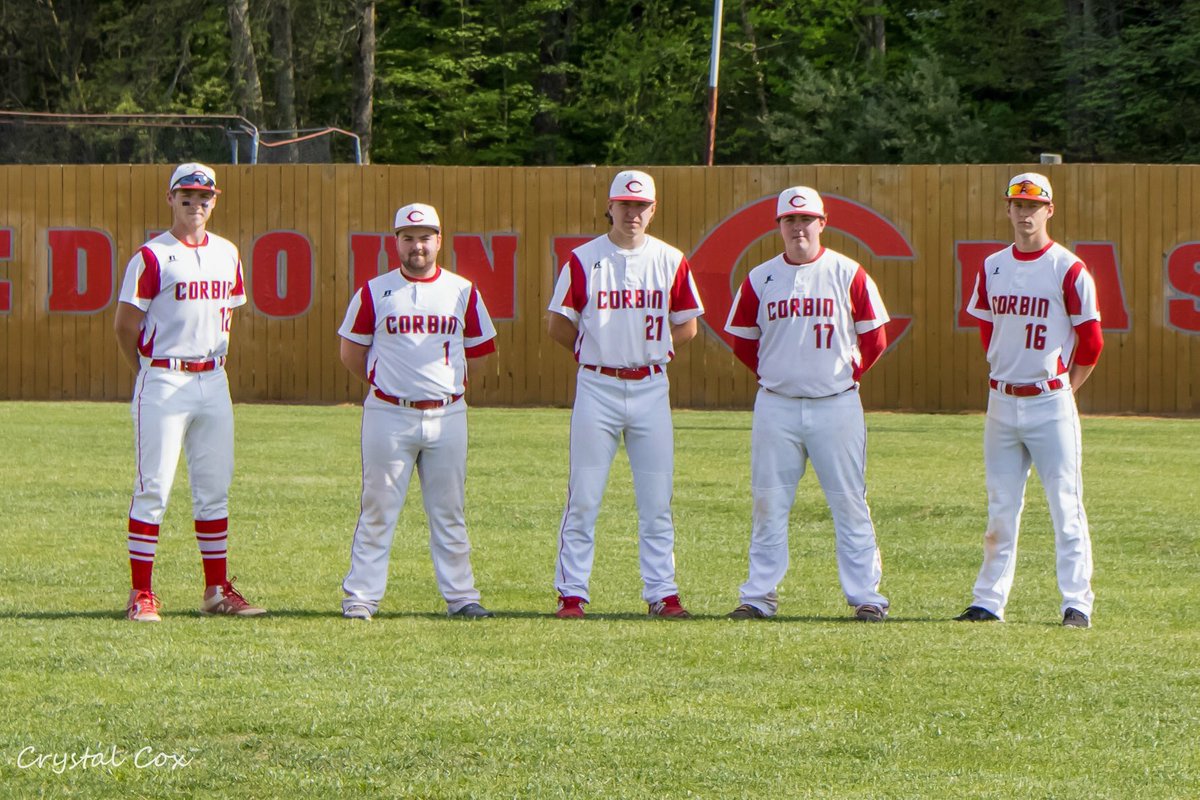codyphilpot's tweet image. Come out tmro night and honor this top notch group on their Senior Night vs Southwestern. Senior recognition at 5:45, first pitch at 6 pm. #GoHounds #Classof18