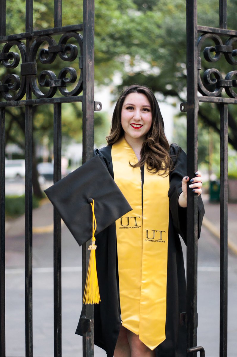 That_Shortcake's tweet image. I’m really graduating from THE University of Texas! 🤘🏼

• B.S.A. Nutritional Sciences &amp;amp; Communication Studies 👩🏻‍🎓
• 2nd STEM degree 
• Graduating at age 20 
• Off to become an Registered Deititian!! 💓💓

May 19, 2018
#utgrad18 #GradSZN