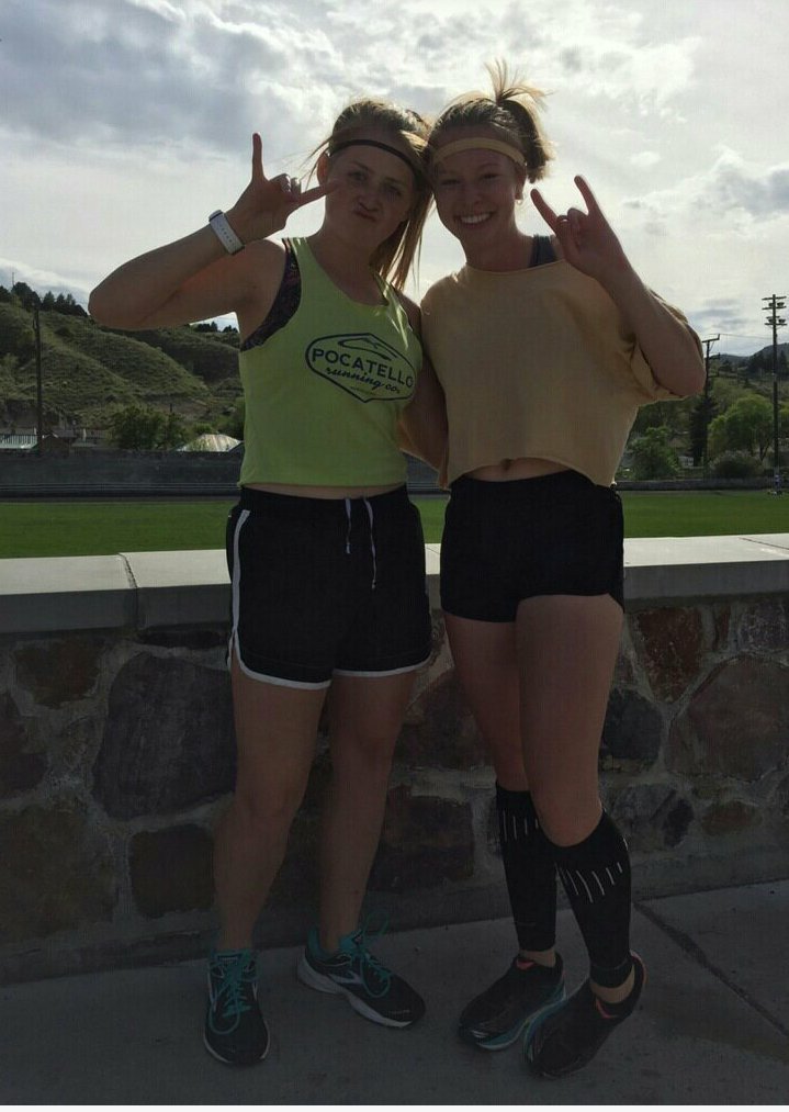hannah_ryannn's tweet photo. Last day of practice calls for 80s day with these hotties https://t.co/wc9yYHq5ku