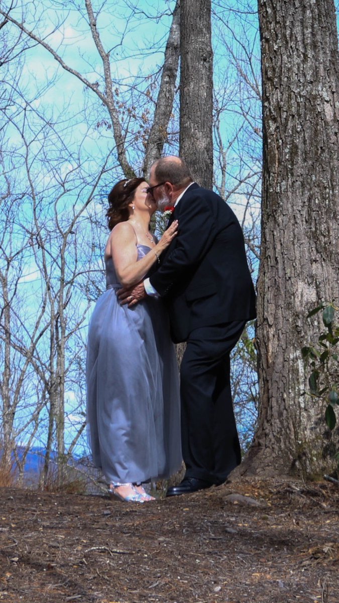 TomJack20176306's tweet image. Thank you Tiffany Aggen, our wedding photographer for the beautiful wedding pictures!!!!!!🙌📷💞🌹