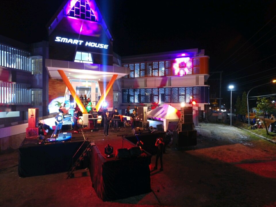 Peresmian gedung baru "SMART HOUSE" DINRUMKIMHUB - Dinas Perumahan,Permukiman dan Perhubungan kab. Blora , (09/05/2018), ditandai dengan penandatangan prasasti oleh Bupati <a href="/Djoko_Arief/">Bupati&Wabup Blora</a>

<a href="/ariefsamsul_/">arief samsul</a>
#smartcity
#Blora
#weswayahekuncoro
#JatengGayeng
#KemalaJateng