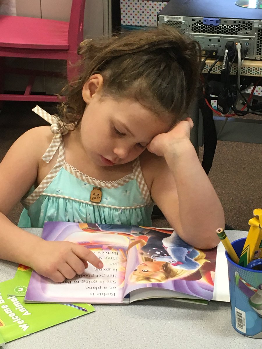 mrs_norland's tweet photo. I ❤️ this time of year when the kids are independent readers when many started kindergarten not even knowing letters and sounds. #apsdawson https://t.co/eWBvfM5Cdo