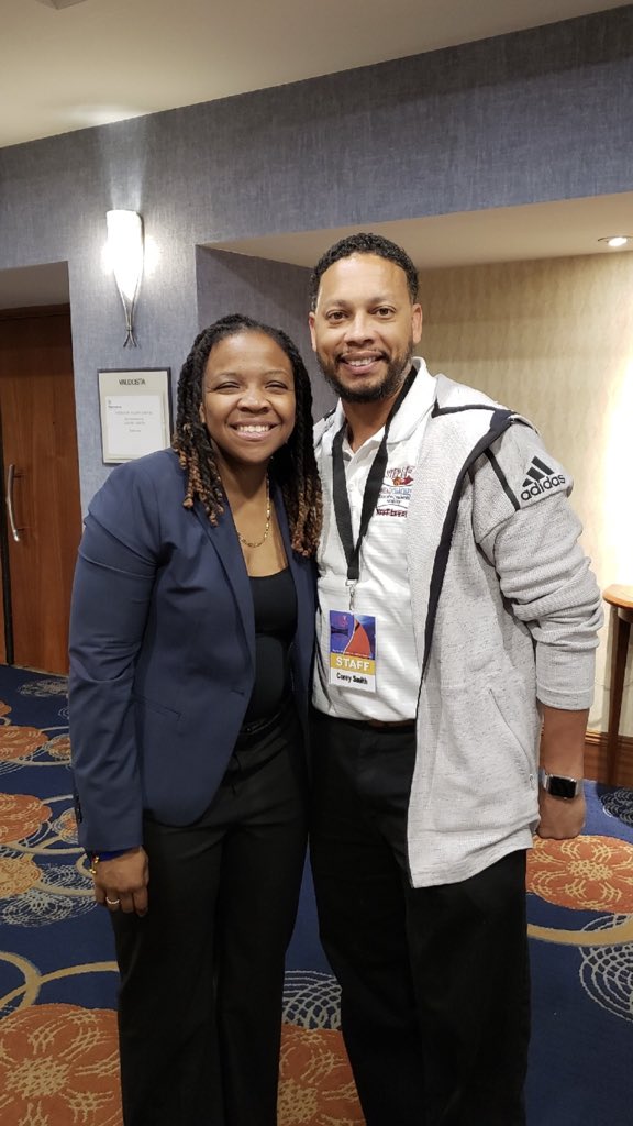 CourtSupremacyU's tweet photo. Coach Yo @coachyoolemiss giving us the knowledge from a Head Coach Perspective. She wasn’t dropping nuggets, she was dropping gold bars. “There’s a difference between your circle and your friends.” “Your habits should match your goals.” #doitforuscoachyo #astepup2018 #CSUKingdom https://t.co/CshKvLSSJD