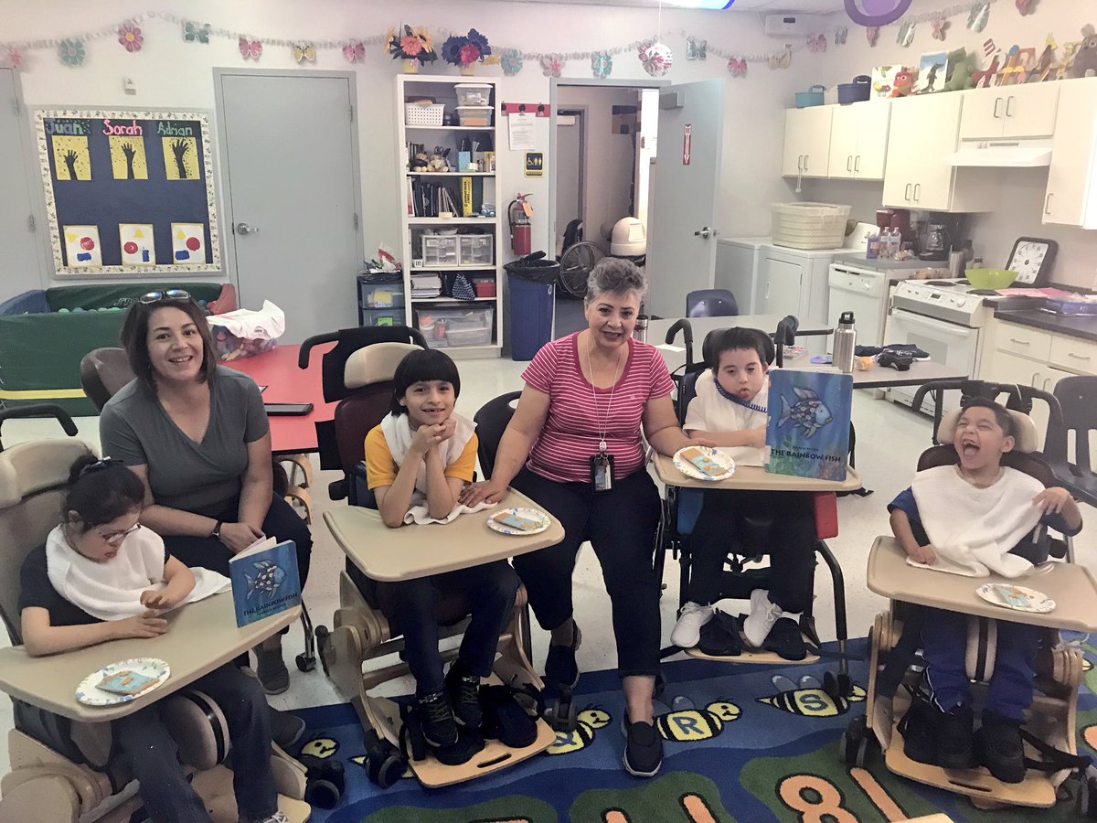 HBELTRAN_TECH's tweet image. RT AParedez_CI: Who says learning can’t be fun? Multi-modality speech therapy with The Rainbow Fish! #dontlimitme #SISD_SPED #SISD_SLP