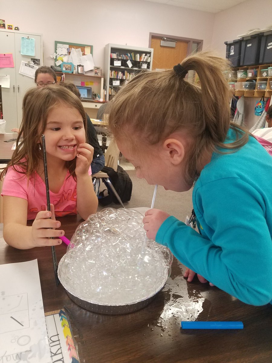 mponder1016's tweet photo. Ss enjoyed blowing bubbles using different types of straws and measuring them. After some wondering and questioning Ss were able to determine which straw produced the tallest bubbles and why.  #pesd32 #Inquirybasedlearning #handsonlearning https://t.co/6LfjuKpneq