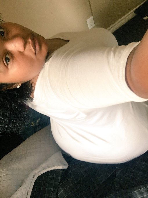 🤗🤤😘😘 https://t.co/Vb1ioBC4Xs<a href="/tag/newprofilepic"class="tags"><span>#newprofilepic</span></a>