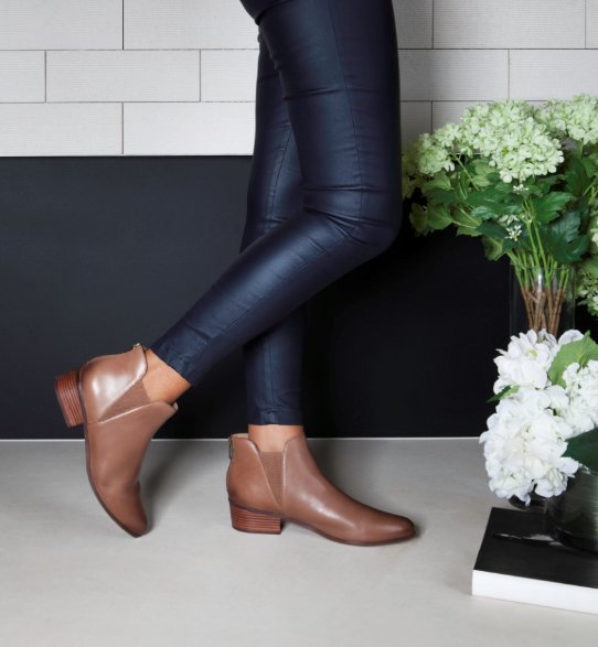 Styletread's tweet image. GORGEOUS BOOTS| Feminine, fashion-forward and essential for the new season, our array of gorgeous ankle boots will keep your feet in style! From decorative designs to timeless classics, we have options to suite every look.

You can shop boots here&amp;gt; bit.ly/2I1Q5IZ