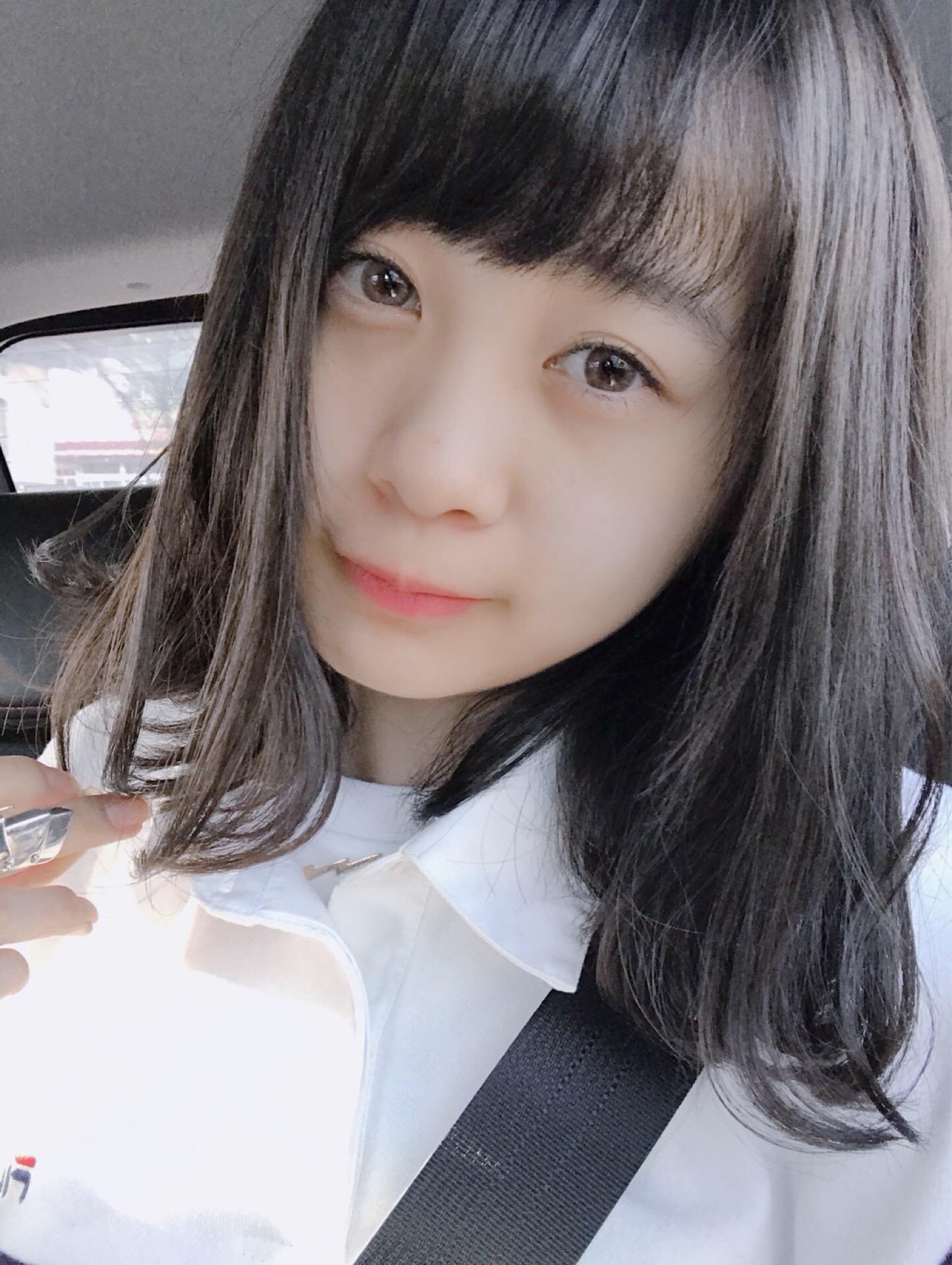 横山結衣応援委員會 村山彩希 755 そういえば最近 よこゆいから自撮り送られてきました かわいいやつめ 横山結衣 チーム8 Akb48 拡散希望 蜂の巣ダンス 初センター T Co Gjcybkgjd1 Twitter