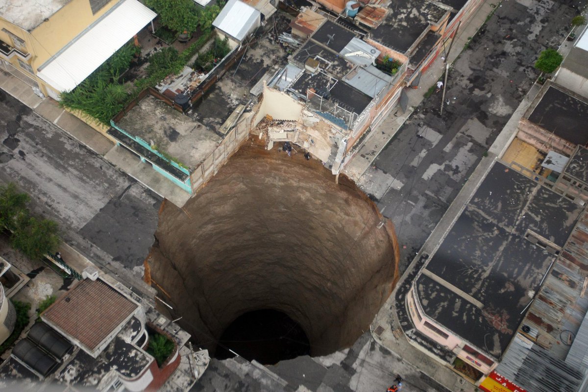 OrlandCa1's tweet photo. @toddkmyers @darthur111 @POTUS D.C. is not a Swamp ,
It is a #chithole sewer pit , https://t.co/GJHJD2ZJGC