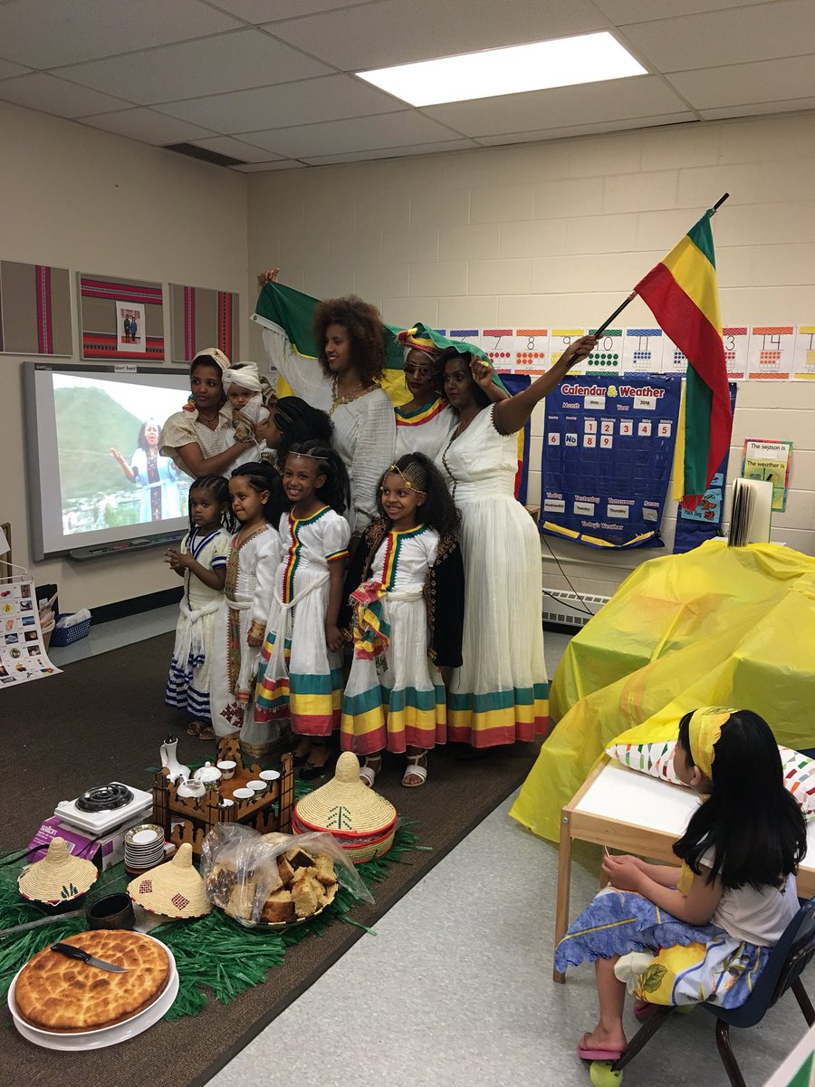 Lawrence_PansyR's tweet image. Celebration of diverse cultures within our school community. #multiculturalevent #diversity #culture @fort_rouge