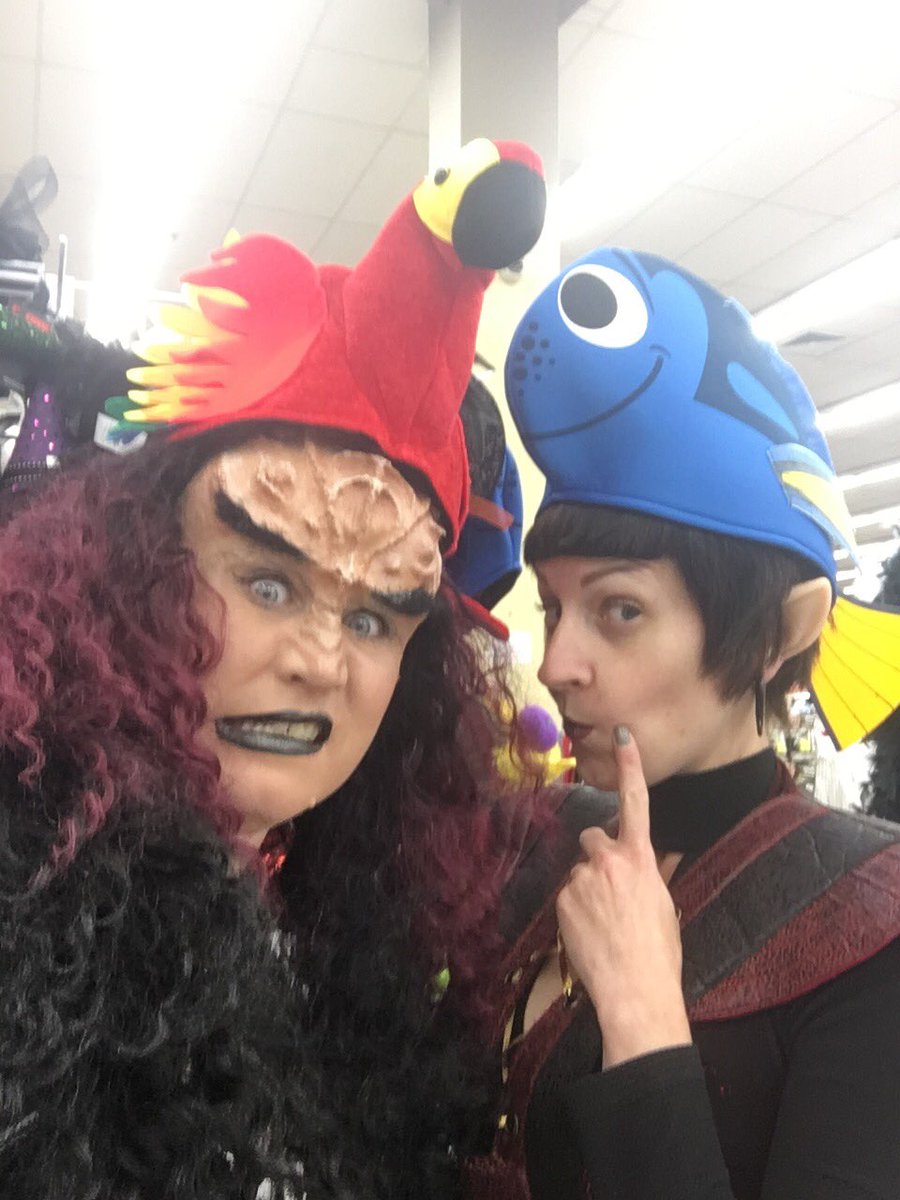 tlharnoQ's tweet photo. @GISH I get that all the time!

#makingitweird #wonderwhy #WhatIDoWhenImNotGishing #nicestache #weirdos https://t.co/eKKP3Uz5ix
