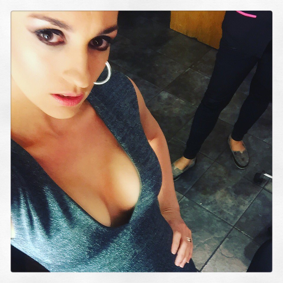 pausmarron's tweet image. Lista para @almohadazo Lista para la chamba! Gracias @soho_mexico por este vestidatzo!  #iwearsoho #sohostyle #lovesoho