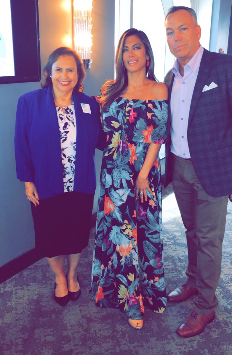 Lilia_Ciciolla's tweet photo. 5th Annual #FriendsofMODS BFF Luncheon! Supporting youth development and internship programs at Museum of Discovery & Science. TY to our awesome emcee @KavitaChanne! Honored to serve on the Board alongside amazing colleagues of this important #community partner @MODSFL https://t.co/vRiWFH7pMg