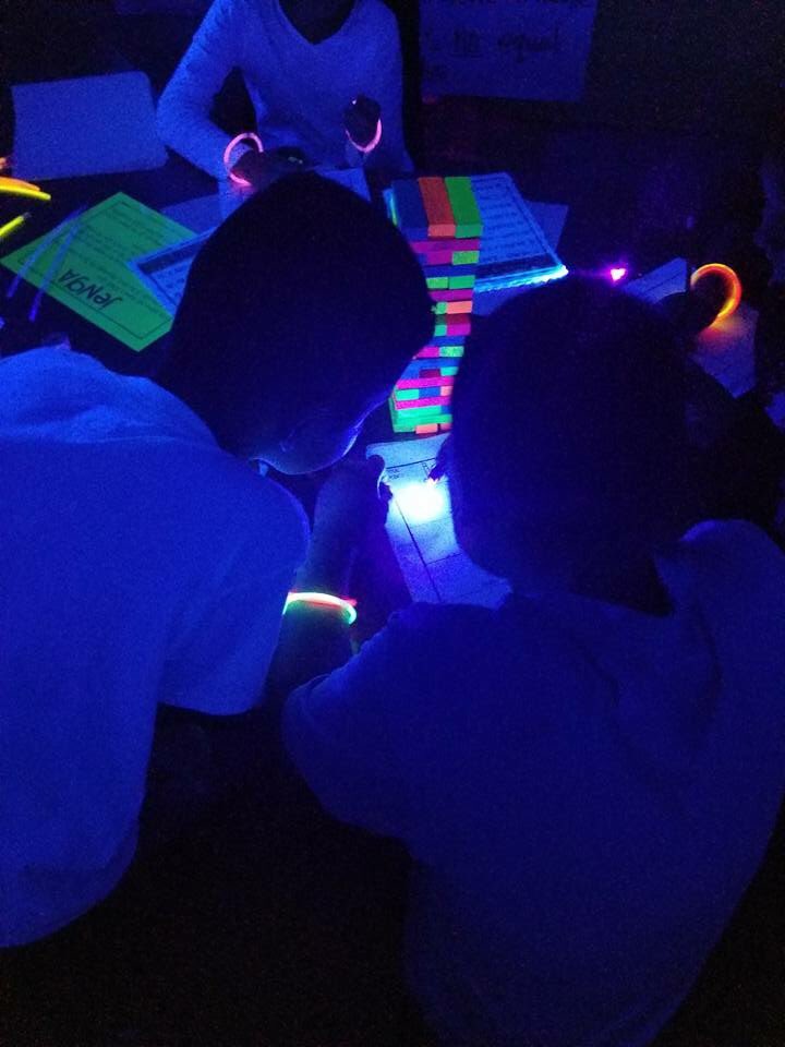 axhowel's tweet image. A little 4th grade glow math rave @Wishon Elementary @fresnounified to keep the learning alive! @FresnoTRP helped bring it to life #TeacherResidencyDigsIn  #LearningIsAlwaysFun #MyTeachersAreAmazing #StudentLearningIsOnPoint @BobNelson_FUSD @kim_mecum