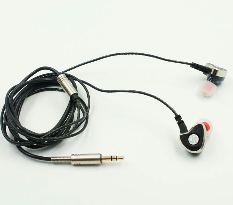 PenonAudio's tweet photo. Simphonio Xcited2 XC2ダイナミックドライバHiFi AudiophileインイヤーイヤホンIEMS
2色：白と黒
ドライバ：ダイナミック9mmネオジム磁石
周波数応答範囲：20Hz〜25Khz
インピーダンス：16Ω
出力音圧レベル：108±3dB / mW
ケーブル：1.2M 6N OFCツイスト
https://t.co/cQpXjDX015
#Simphonio https://t.co/uqfIYxVwju