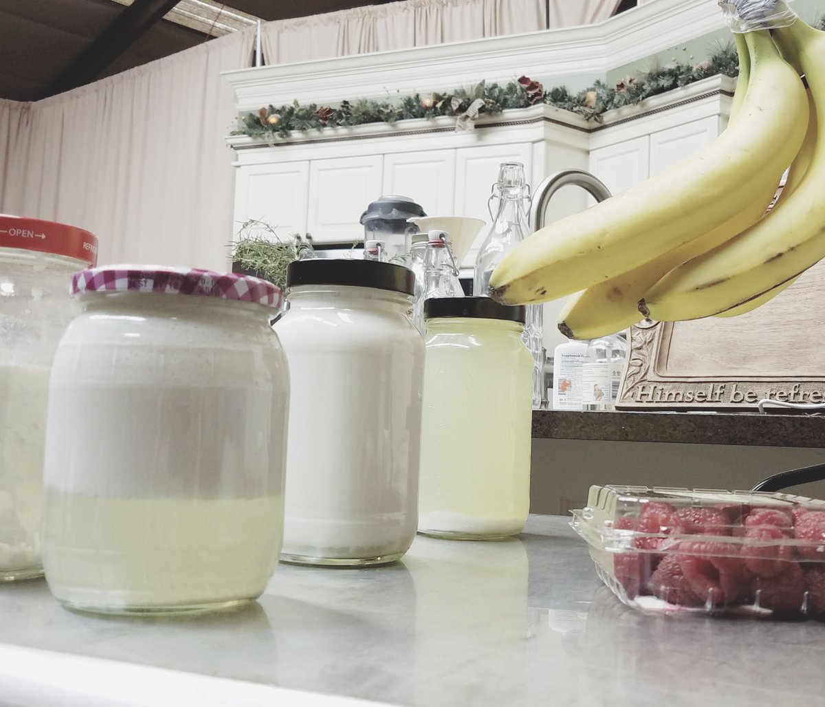 BreadBeckers's tweet photo. #TBT to our Fermentation class from last month! Thanks for an amazing and education class, Bernadette!
#breadbeckersclasses #woodstockga #localevents #localclasses #cookingclass #liveclass #breadbeckersevent https://t.co/mcwcNYAthz