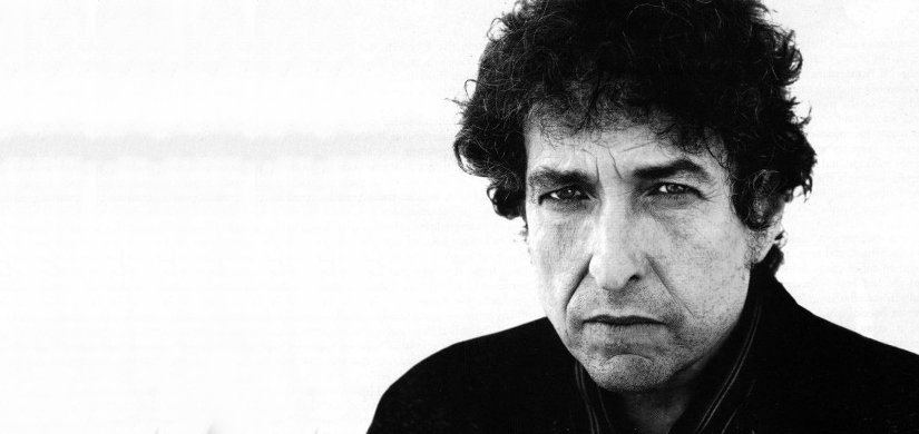 #TalDíaComoHoy, en 1941, nace el músico, cantante y poeta estadounidense Bob Dylan. Considerado como una de las figuras más prolíficas e influyentes en la música popular del siglo XX
