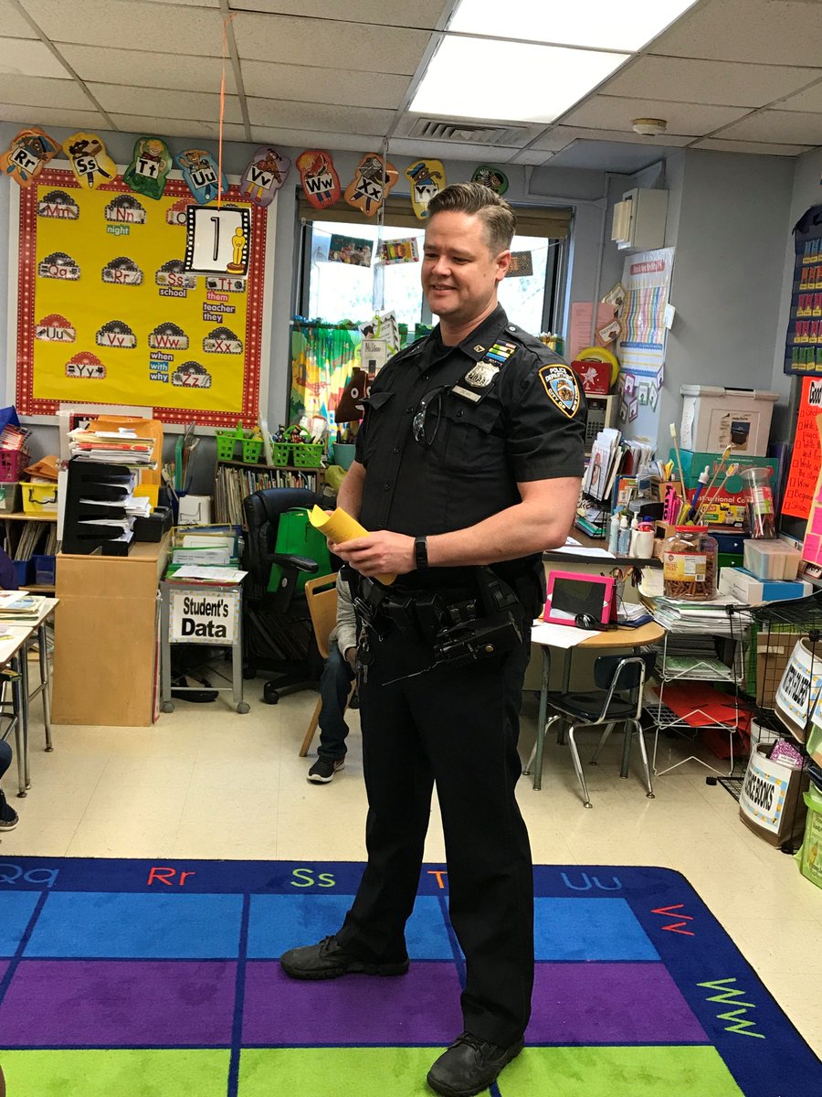 NYPD67Pct's tweet photo. #CareerDay . @NYPD67Pct #NCO Officers Dean &amp; Bresnahan were all too happy 😁to participate in #CareerDay at #PS235 in #EastFlatbush where they met some of the K-5 grade students and talked about being a Police Officer.  It was a great time, but who had more fun? #NYPDconnecting https://t.co/dq79K0gVuj