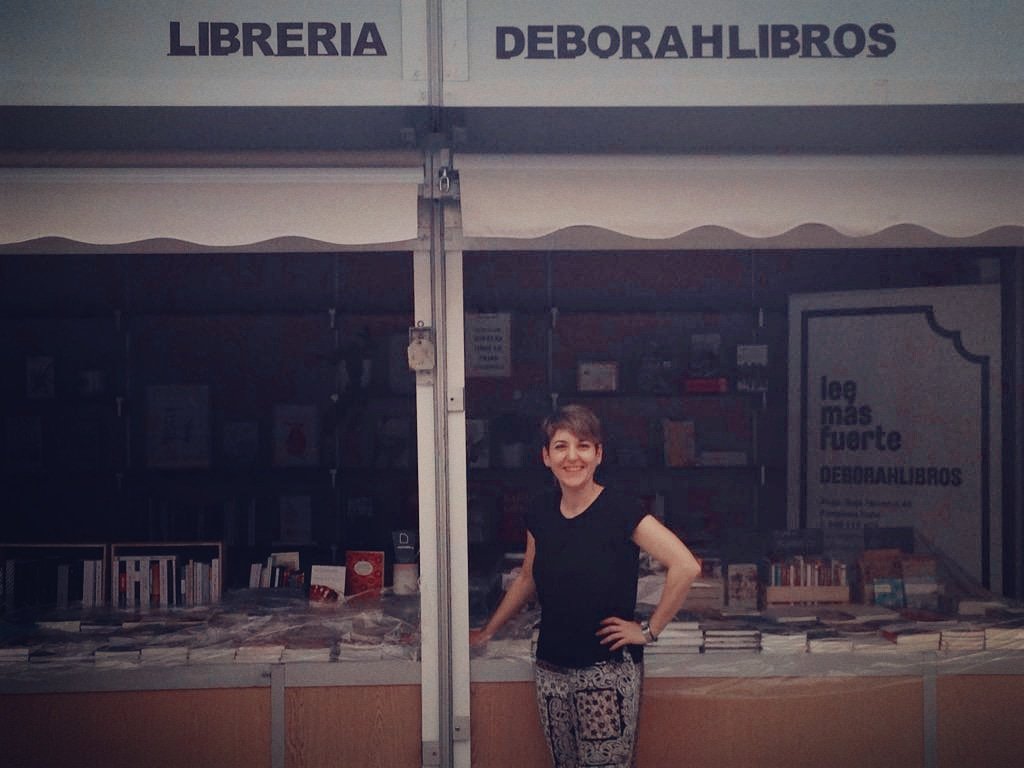 Deborahlibros's tweet photo. ¡¡¡EN CAAAPIIIILLAAAA!! #nosientolaspiennas #fieradellibro #caminodelafiera https://t.co/FUP4i9AgTf