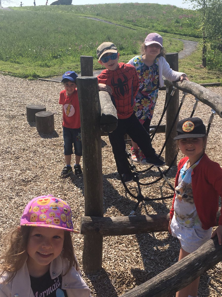 SeniorInfGETNS's tweet photo. Beautiful day for a trip to the playground ☀️ https://t.co/liaPNbm9Y9