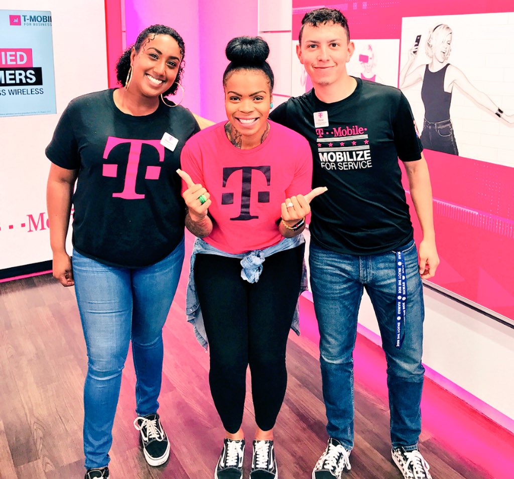 BallMarley15's tweet photo. PLEASE HELP ME WISH THESE Two a happy ANNIVERSARY @bex5306 2 years with Edub!! And @EDUB_OSCAR with 1 year ❤️❤️❤️❤️❤️❤️❤️❤️❤️ I literally love these guys !! Thank you for being THE BEST!! 🔥🔥🔥 https://t.co/8JYC9FY8B5