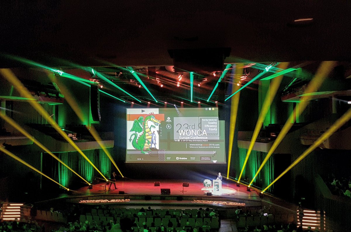 Krakow: the home of dragons. Michael Kidd reminds us: 'Like a dragon, primary care physicians can be strong and independent, brave and proud, have a thick skin, victims of fake news, fearless and little scary, the gatekeepers to riches'. #WONCAEurope #WONCAKrakow <a href="/gppcglasgow/">UofG GPPC</a>